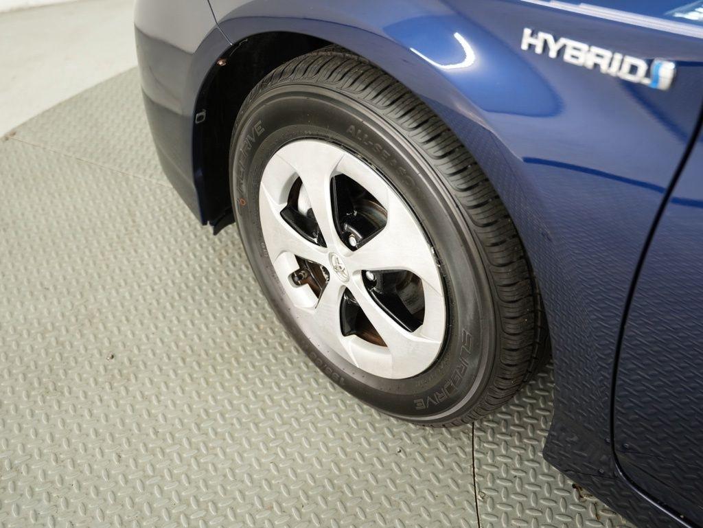 Toyota Prius 5dr HB Three (Natl) 2012