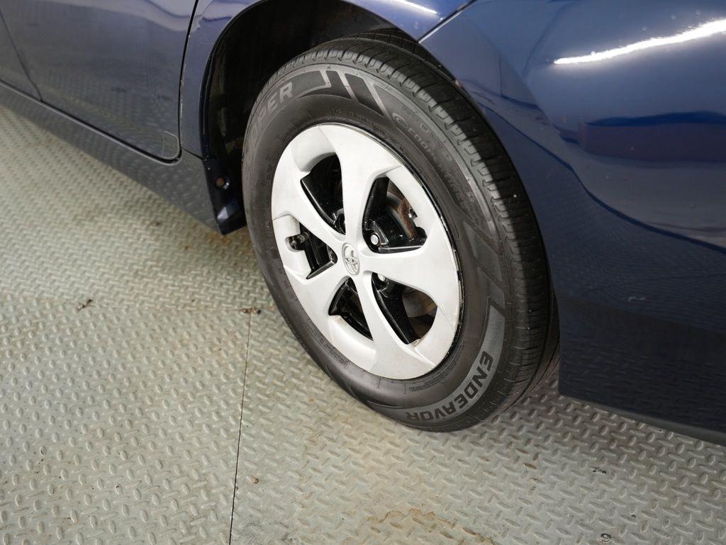 Toyota Prius 5dr HB Three (Natl) 2012