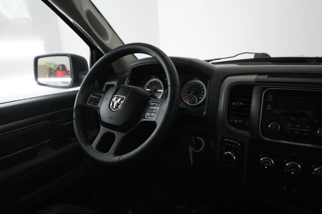 RAM 1500 2WD Reg Cab 120.5" Express 2014
