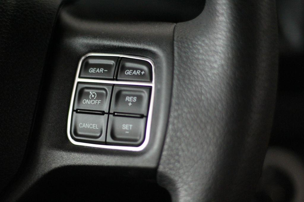 RAM 1500 2WD Reg Cab 120.5" Express 2014