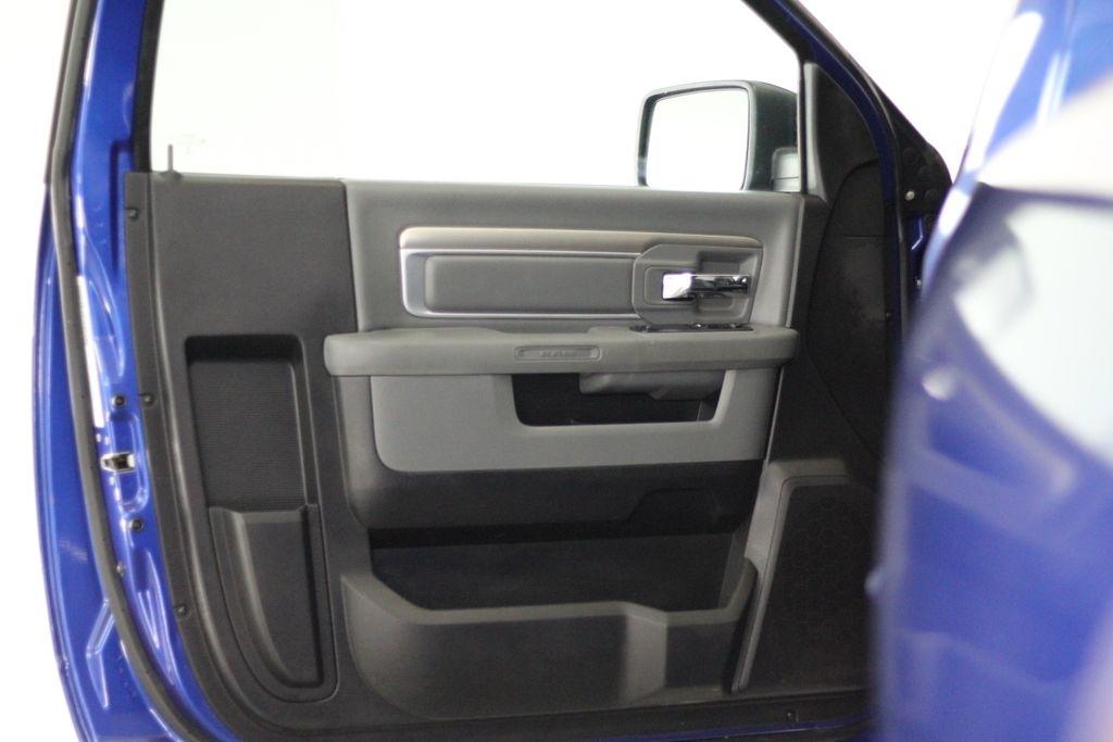 RAM 1500 2WD Reg Cab 120.5" Express 2014