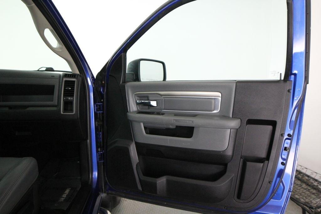 RAM 1500 2WD Reg Cab 120.5" Express 2014