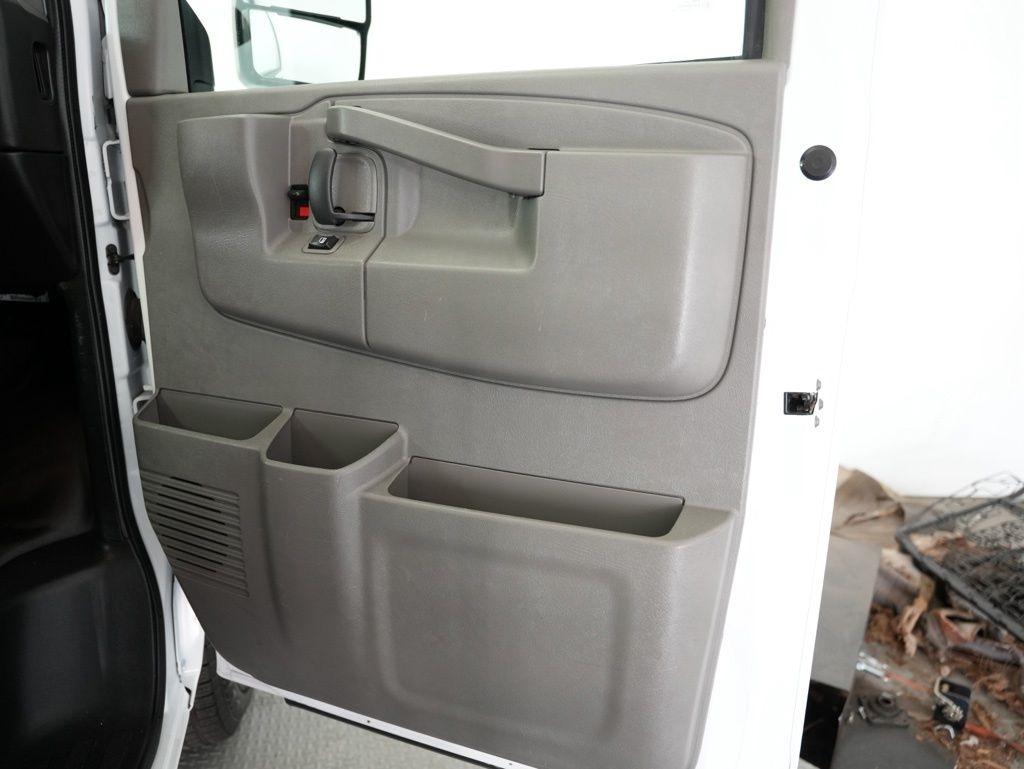 Chevrolet Express Commercial Cutaway 3500 Van 139" 2020