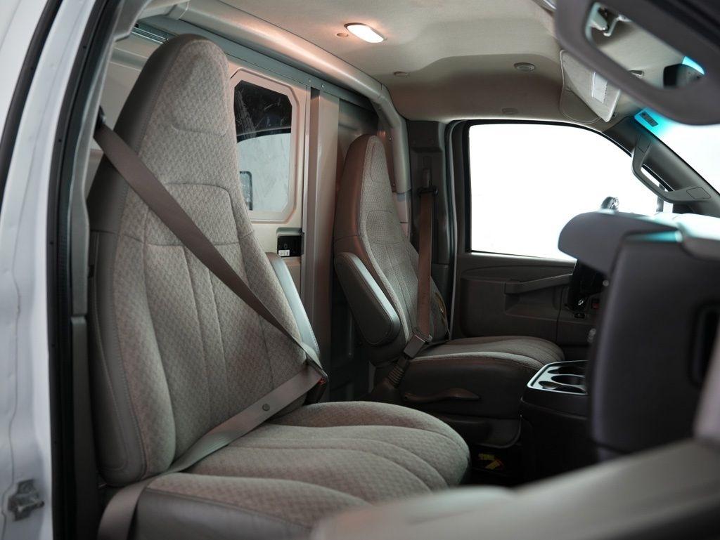 Chevrolet Express Commercial Cutaway 3500 Van 139" 2020