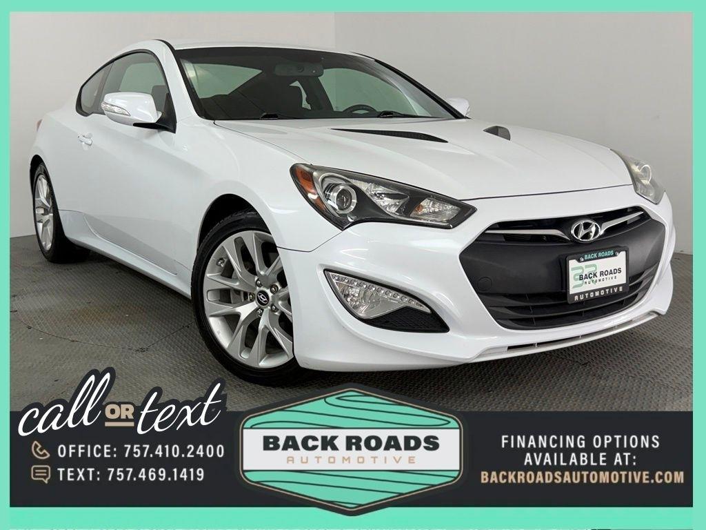 Hyundai Genesis Coupe 2dr 3.8L Man Base w/Black Seats 2015