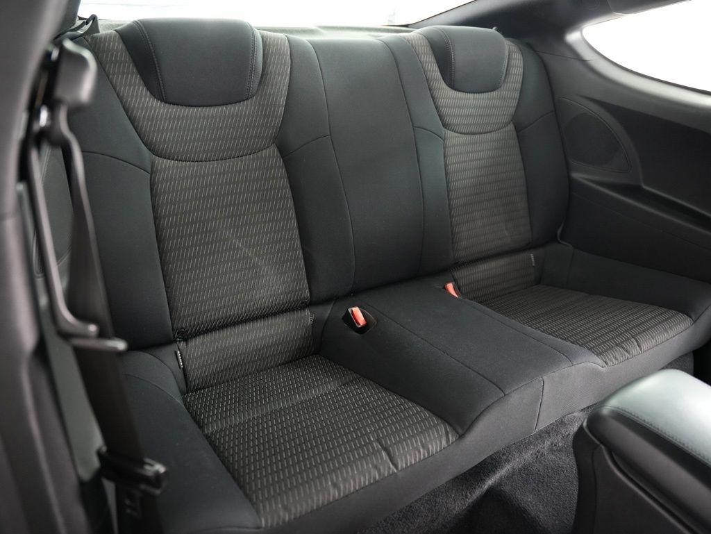 Hyundai Genesis Coupe 2dr 3.8L Man Base w/Black Seats 2015