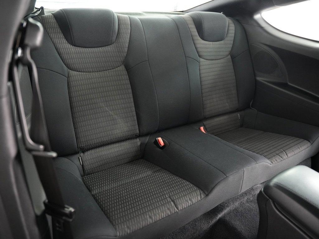 Hyundai Genesis Coupe 2dr 3.8L Man Base w/Black Seats 2015