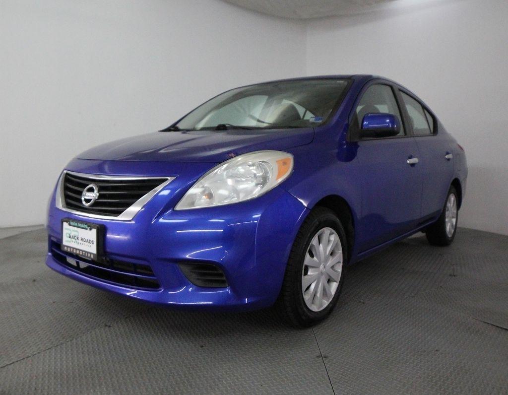Nissan Versa 4dr Sdn CVT 1.6 SV 2013