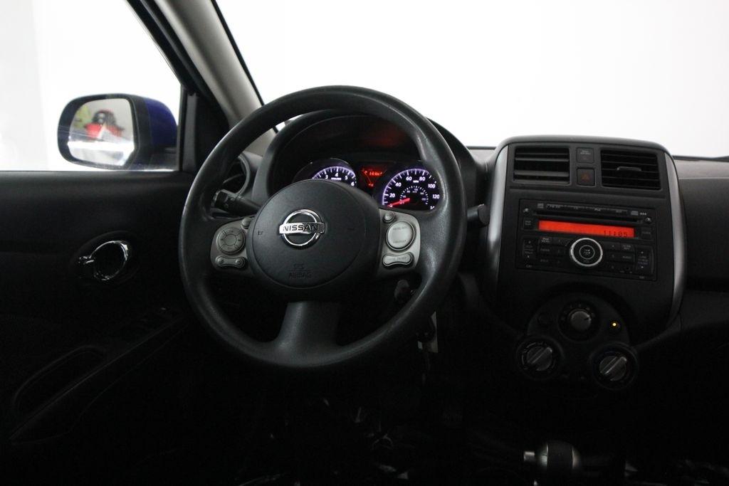 Nissan Versa 4dr Sdn CVT 1.6 SV 2013