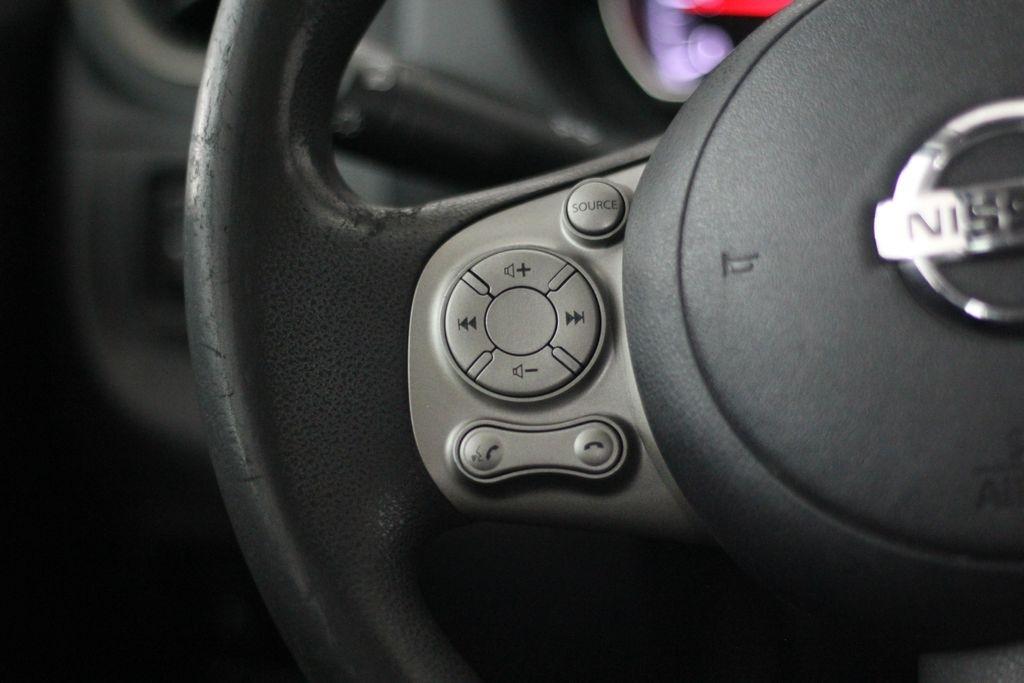 Nissan Versa 4dr Sdn CVT 1.6 SV 2013