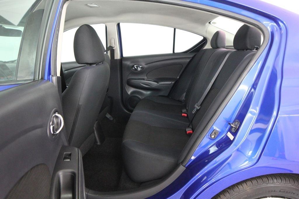 Nissan Versa 4dr Sdn CVT 1.6 SV 2013