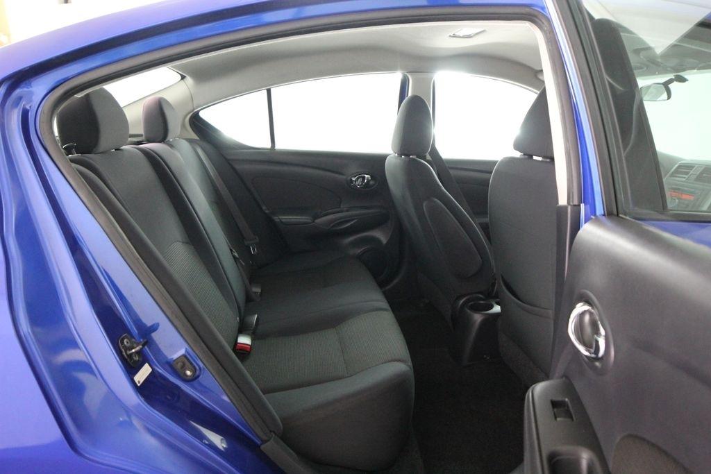 Nissan Versa 4dr Sdn CVT 1.6 SV 2013
