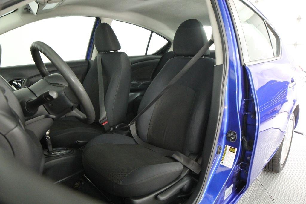 Nissan Versa 4dr Sdn CVT 1.6 SV 2013