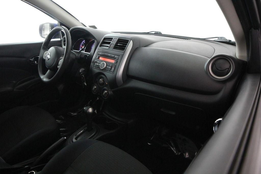 Nissan Versa 4dr Sdn CVT 1.6 SV 2013
