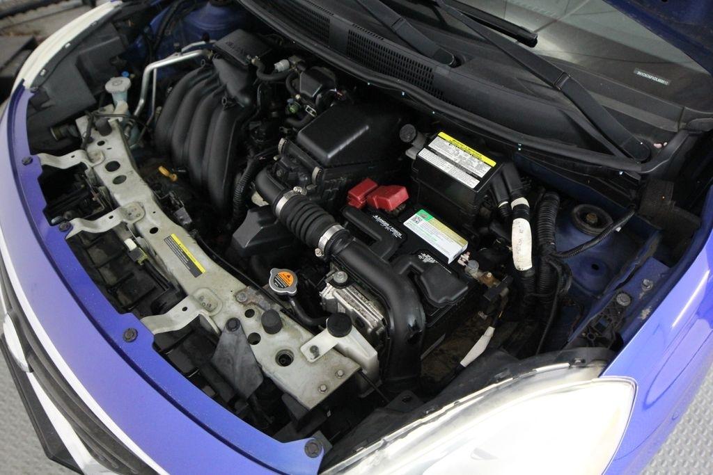 Nissan Versa 4dr Sdn CVT 1.6 SV 2013