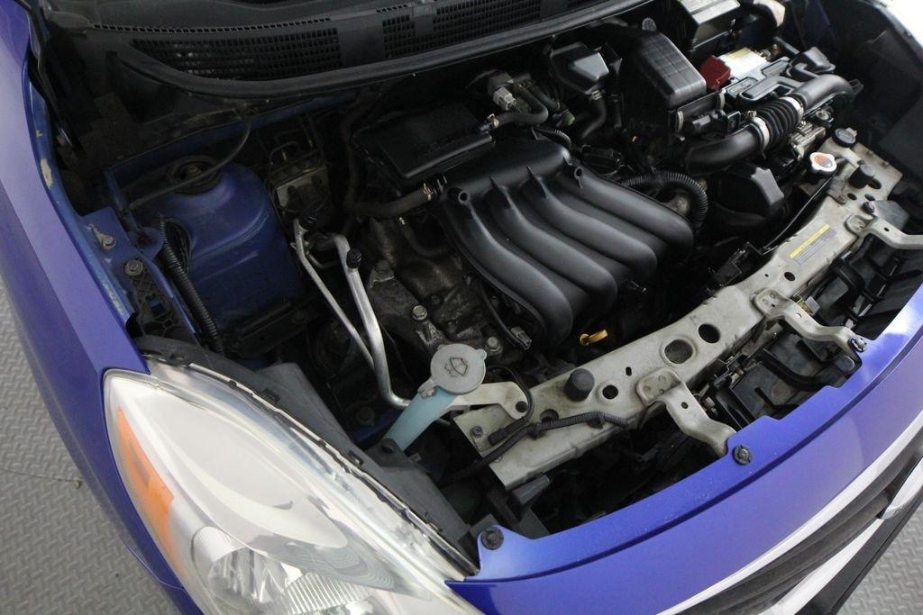 Nissan Versa 4dr Sdn CVT 1.6 SV 2013