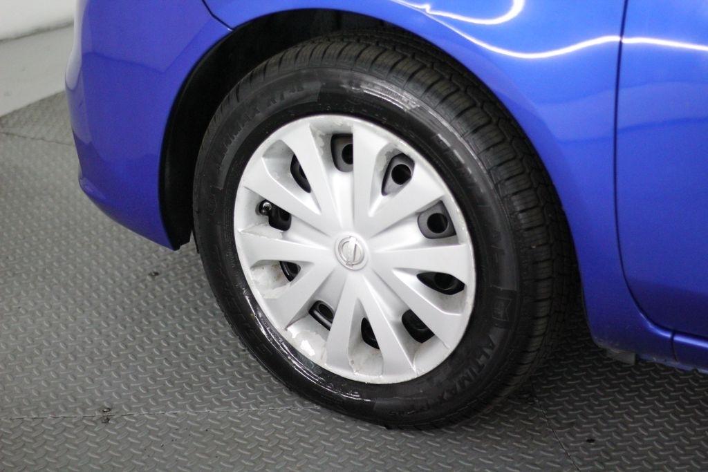 Nissan Versa 4dr Sdn CVT 1.6 SV 2013