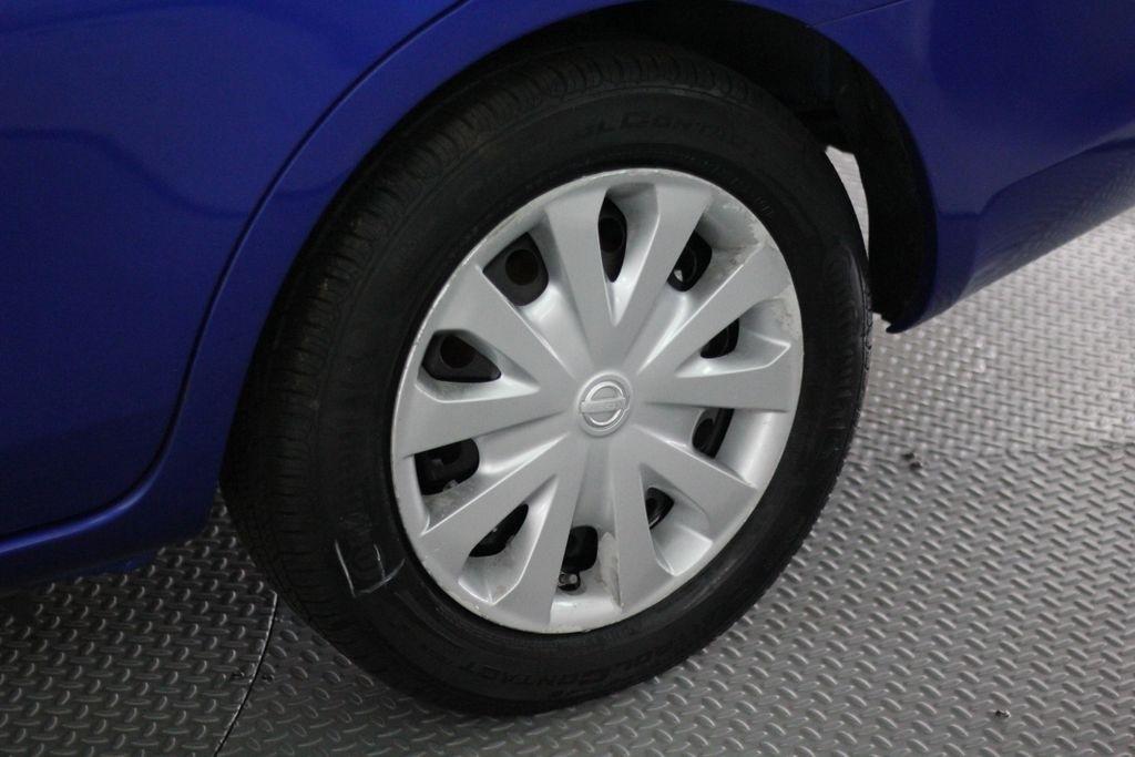 Nissan Versa 4dr Sdn CVT 1.6 SV 2013