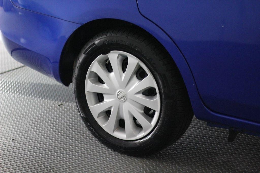 Nissan Versa 4dr Sdn CVT 1.6 SV 2013