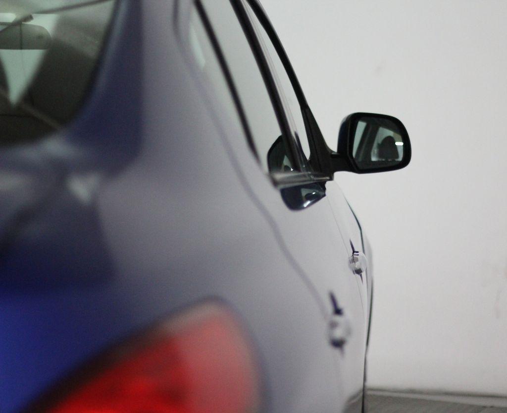 Nissan Versa 4dr Sdn CVT 1.6 SV 2013