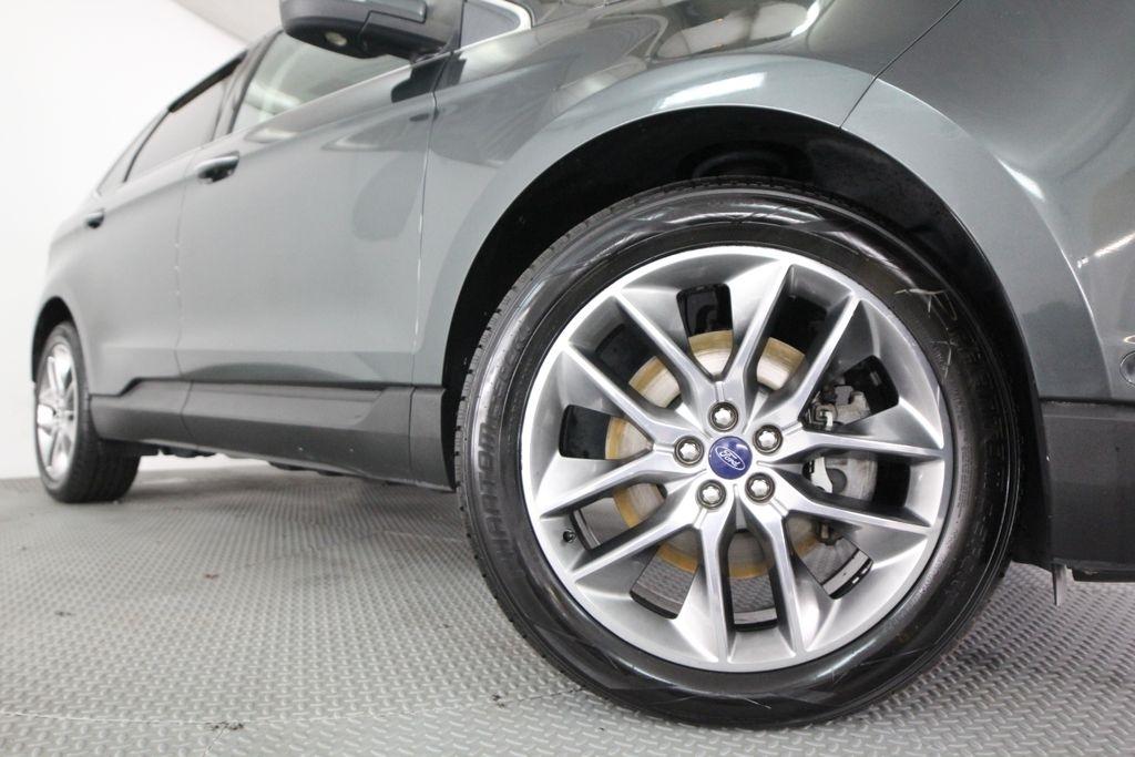 Ford Edge 4dr Titanium AWD 2015