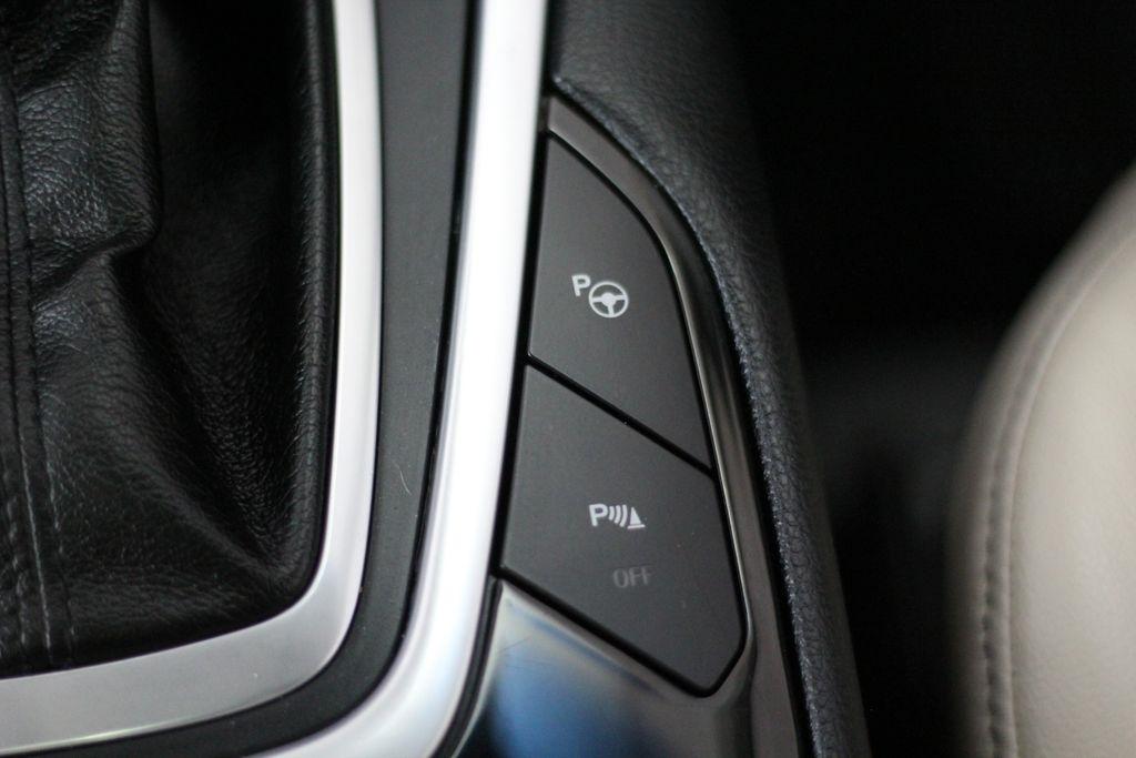 Ford Edge 4dr Titanium AWD 2015