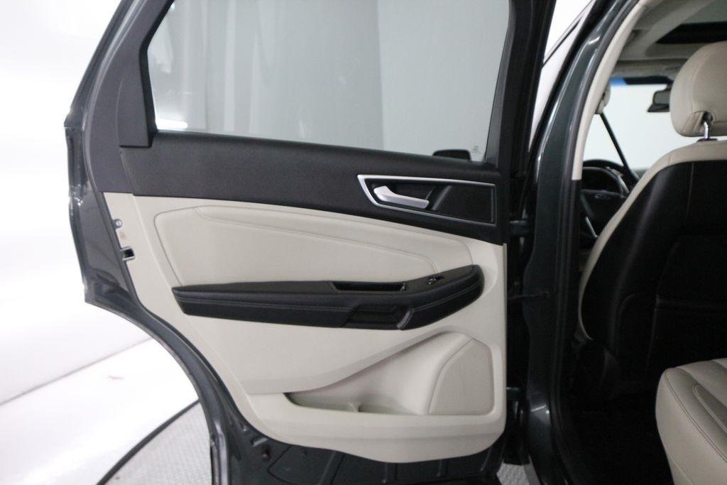 Ford Edge 4dr Titanium AWD 2015