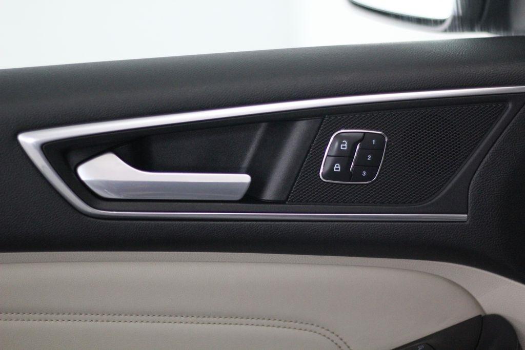 Ford Edge 4dr Titanium AWD 2015