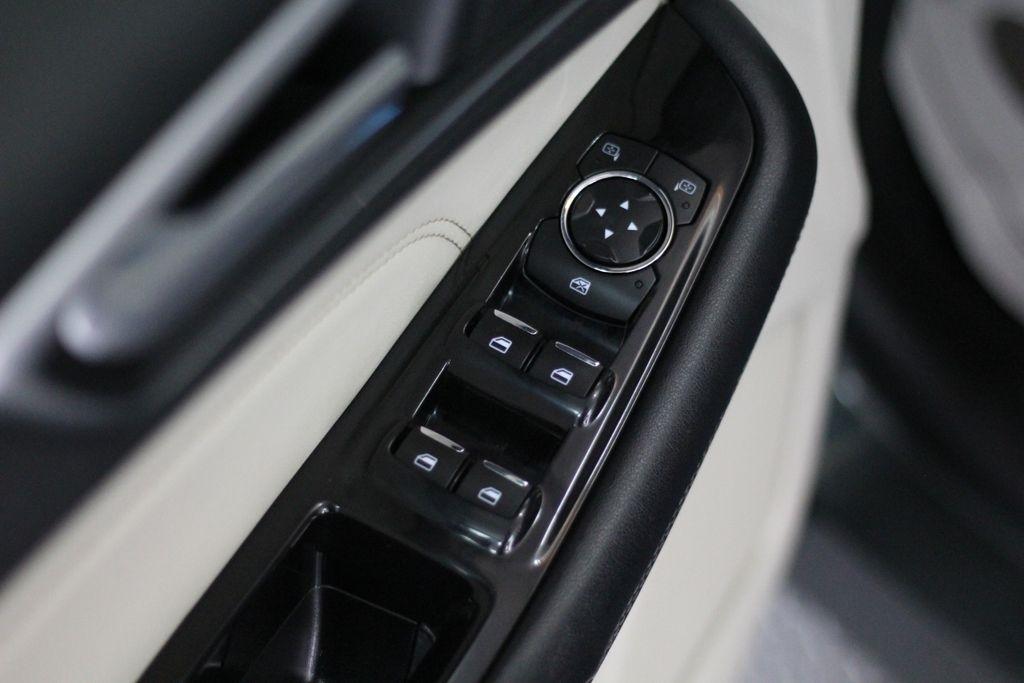 Ford Edge 4dr Titanium AWD 2015