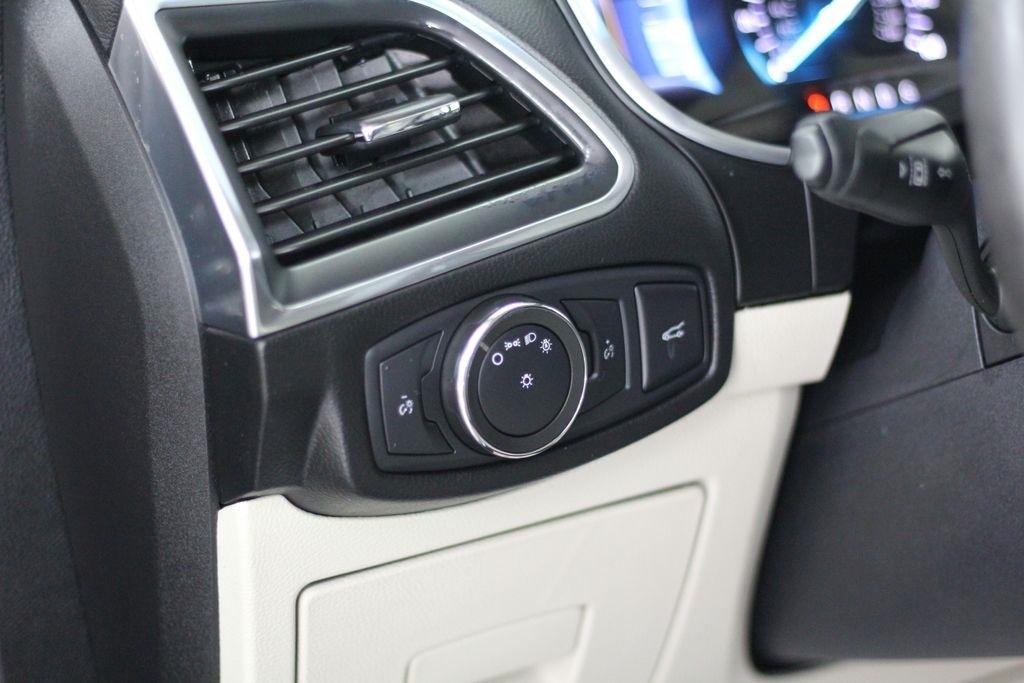 Ford Edge 4dr Titanium AWD 2015