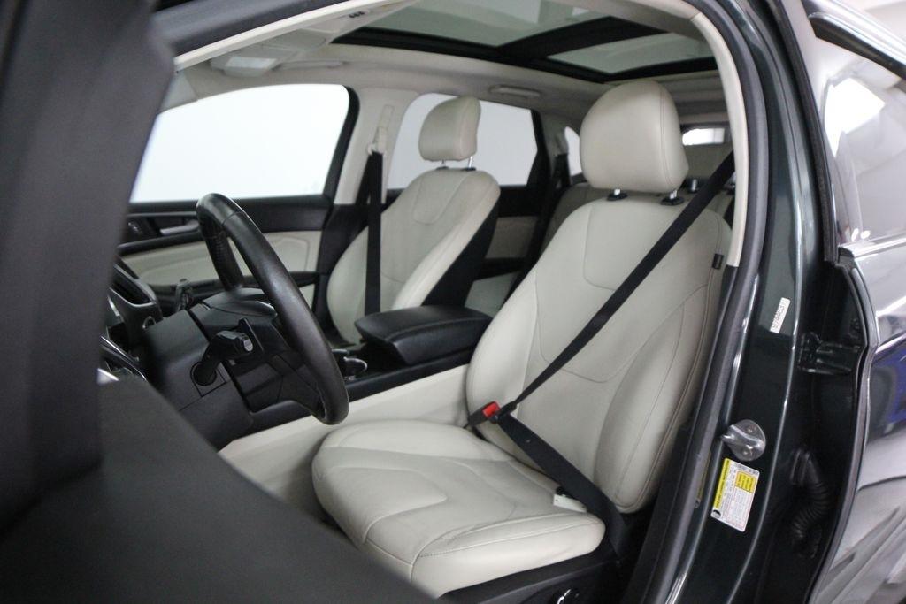Ford Edge 4dr Titanium AWD 2015