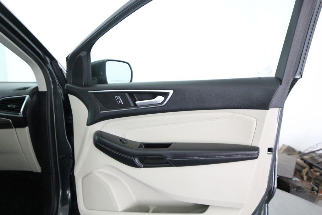 Ford Edge 4dr Titanium AWD 2015