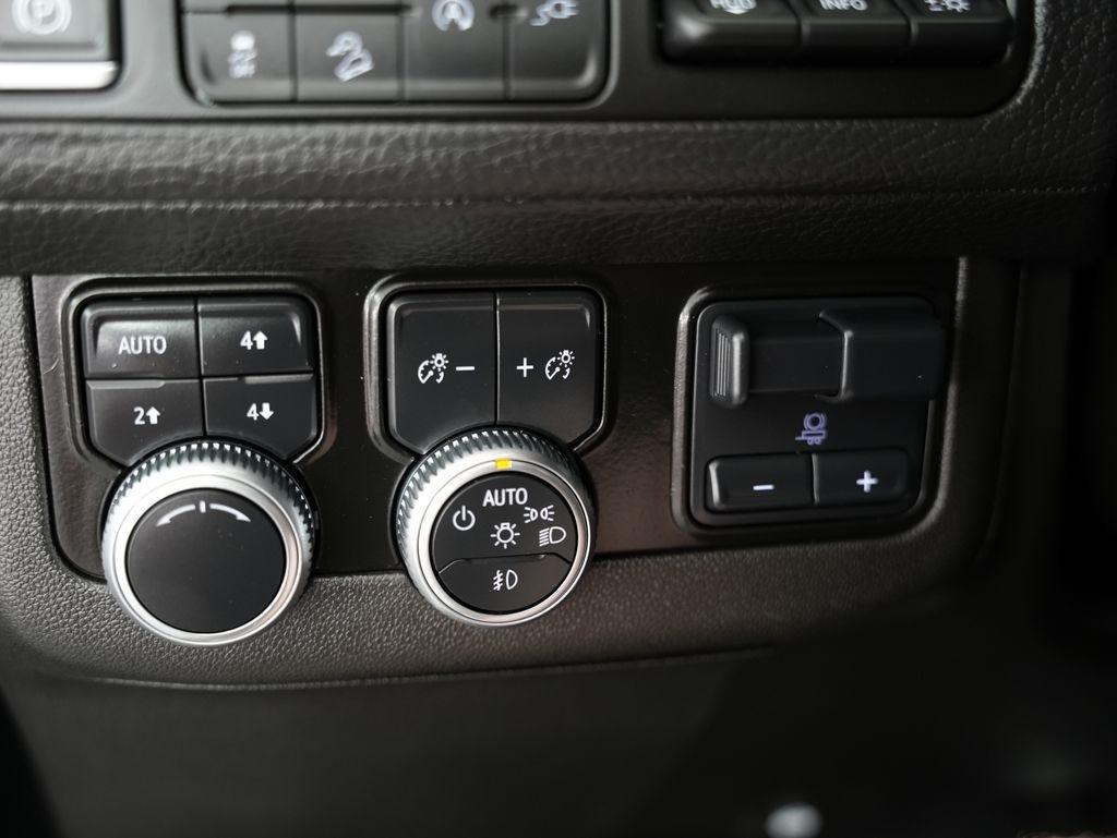 GMC Yukon XL 4WD 4dr Denali 2021