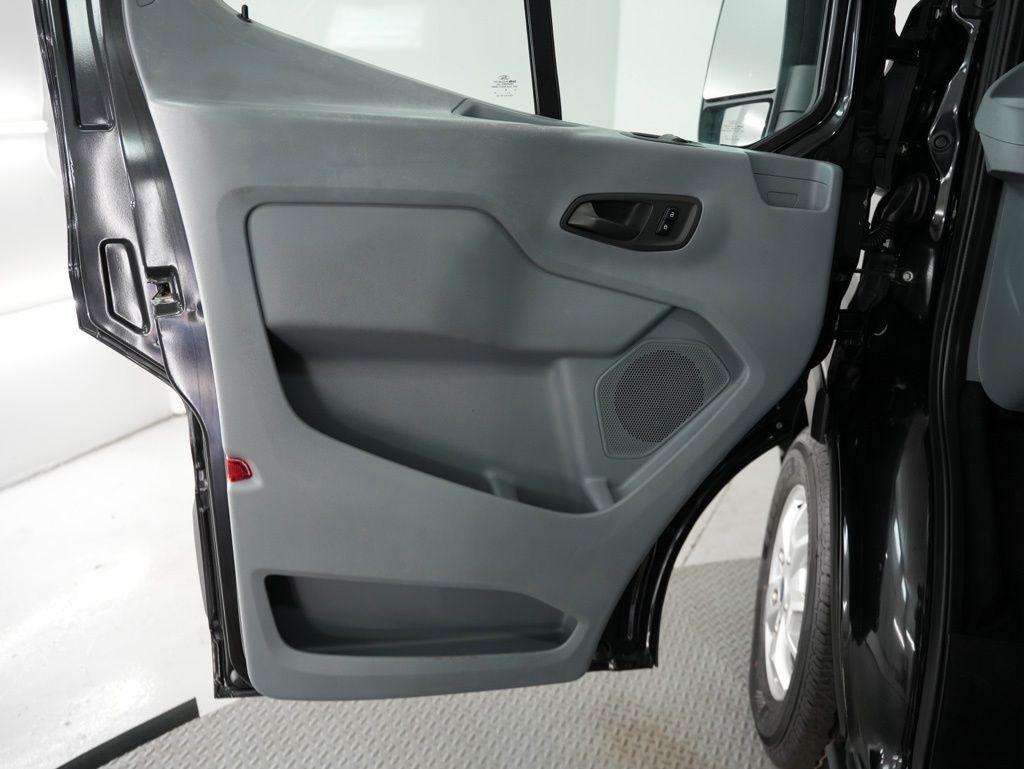 Ford Transit Cargo Van T-250 148" Med Rf 9000 GVWR Sliding RH Dr 2015