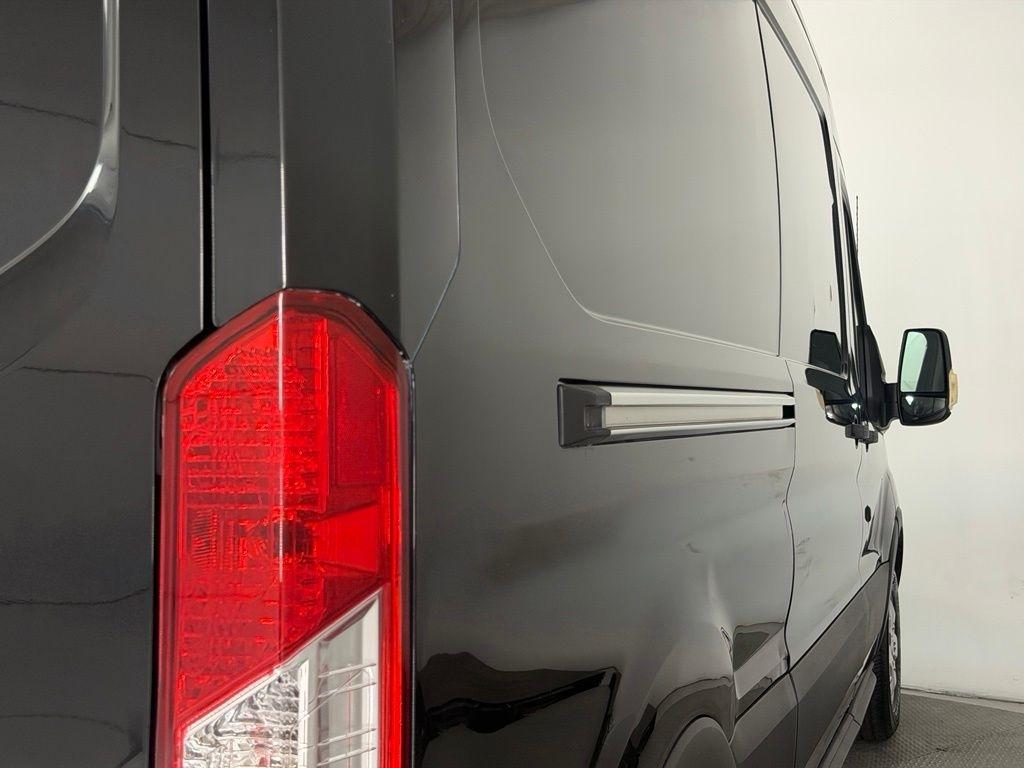 Ford Transit Cargo Van T-250 148" Med Rf 9000 GVWR Sliding RH Dr 2015