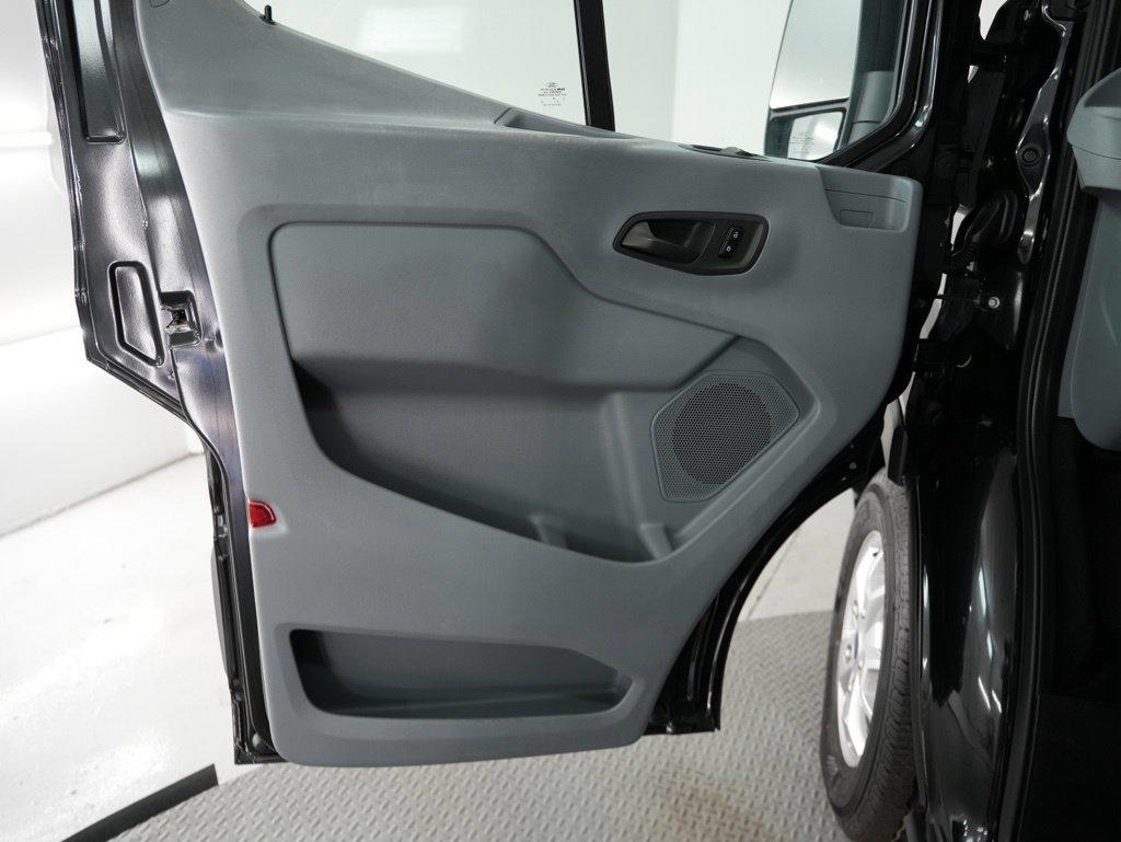 Ford Transit Cargo Van T-250 148" Med Rf 9000 GVWR Sliding RH Dr 2015