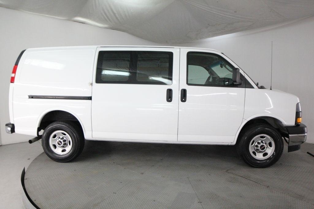 GMC Savana Cargo Van RWD 2500 135" 2021