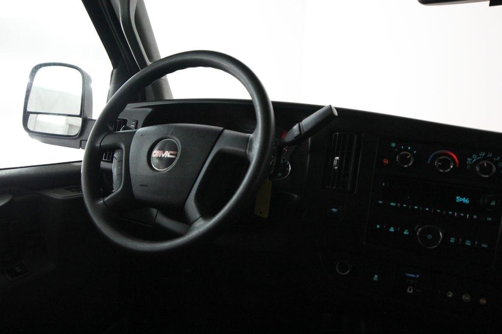 GMC Savana Cargo Van RWD 2500 135" 2021