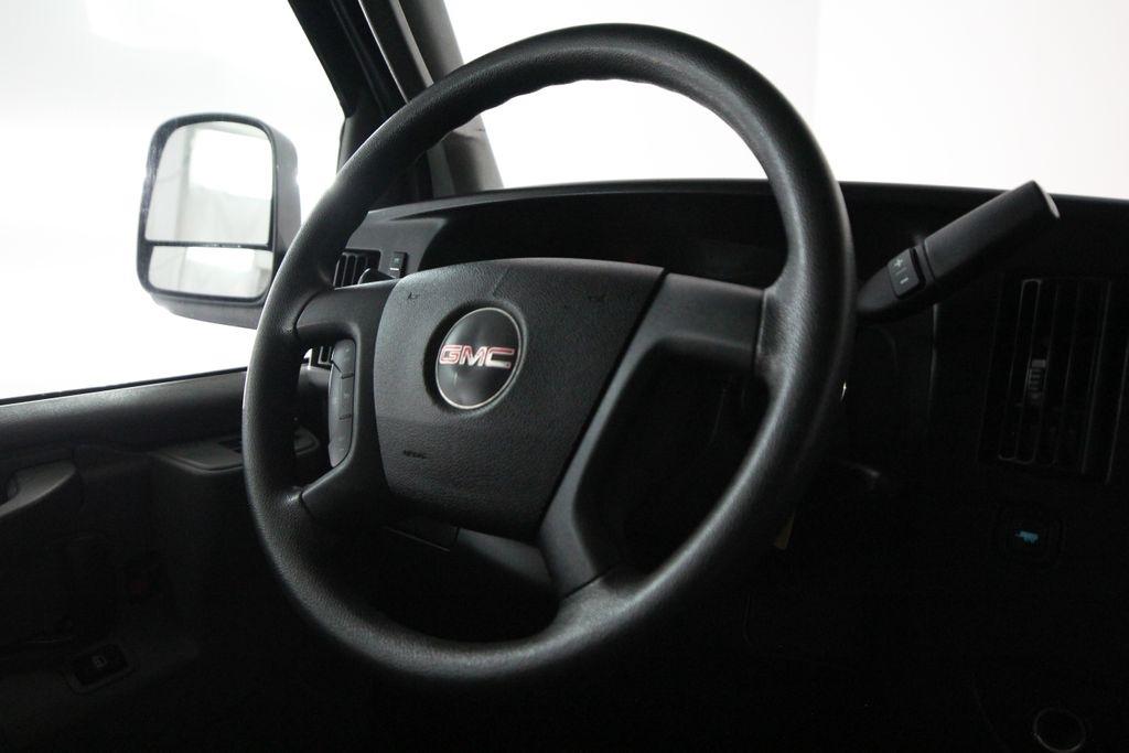 GMC Savana Cargo Van RWD 2500 135" 2021