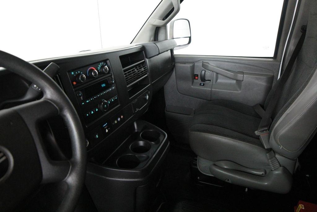 GMC Savana Cargo Van RWD 2500 135" 2021