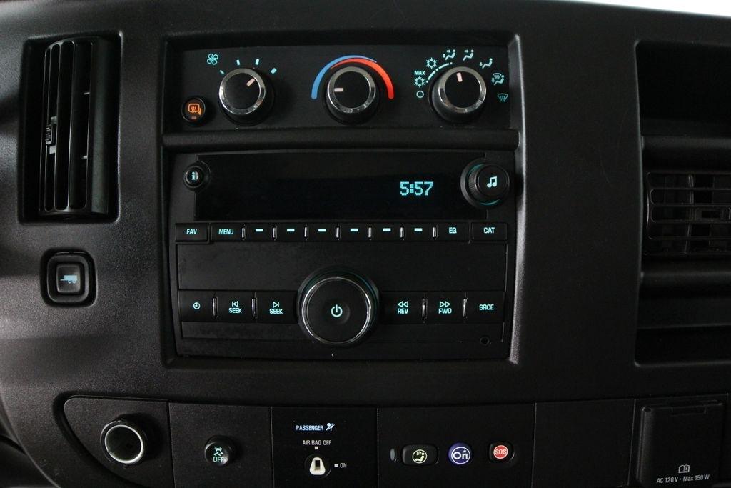 GMC Savana Cargo Van RWD 2500 135" 2021