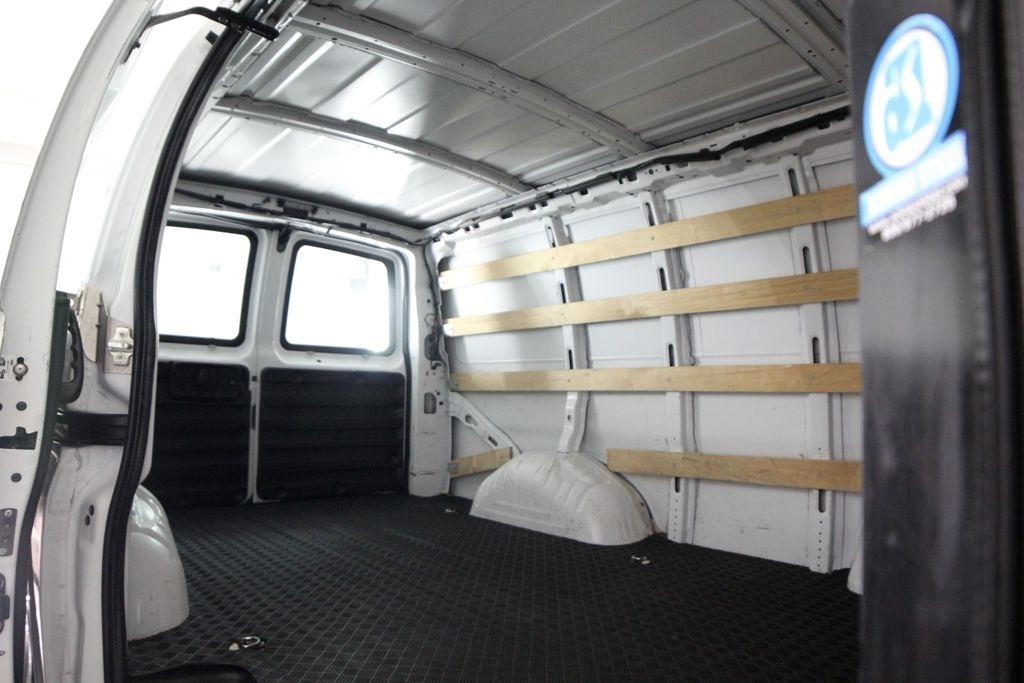 GMC Savana Cargo Van RWD 2500 135" 2021