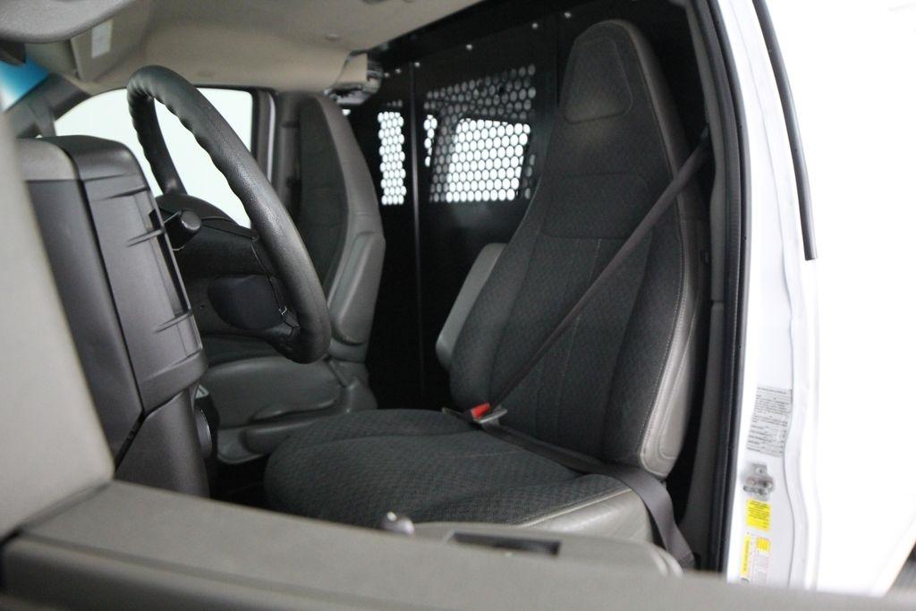 GMC Savana Cargo Van RWD 2500 135" 2021