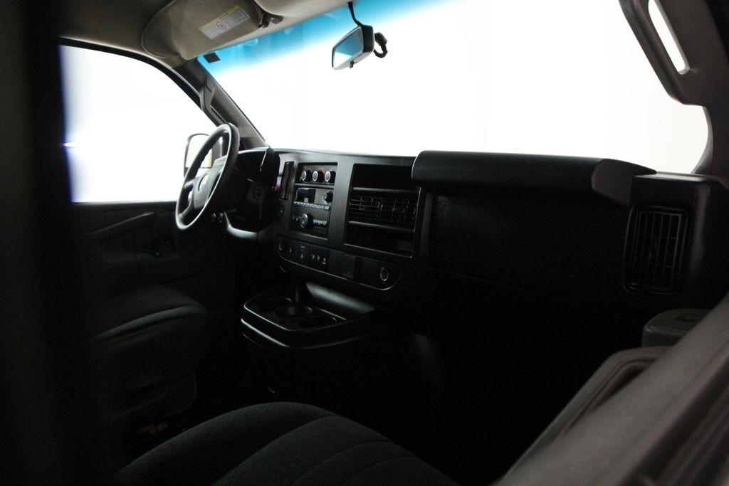 GMC Savana Cargo Van RWD 2500 135" 2021