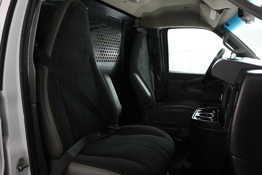 GMC Savana Cargo Van RWD 2500 135" 2021