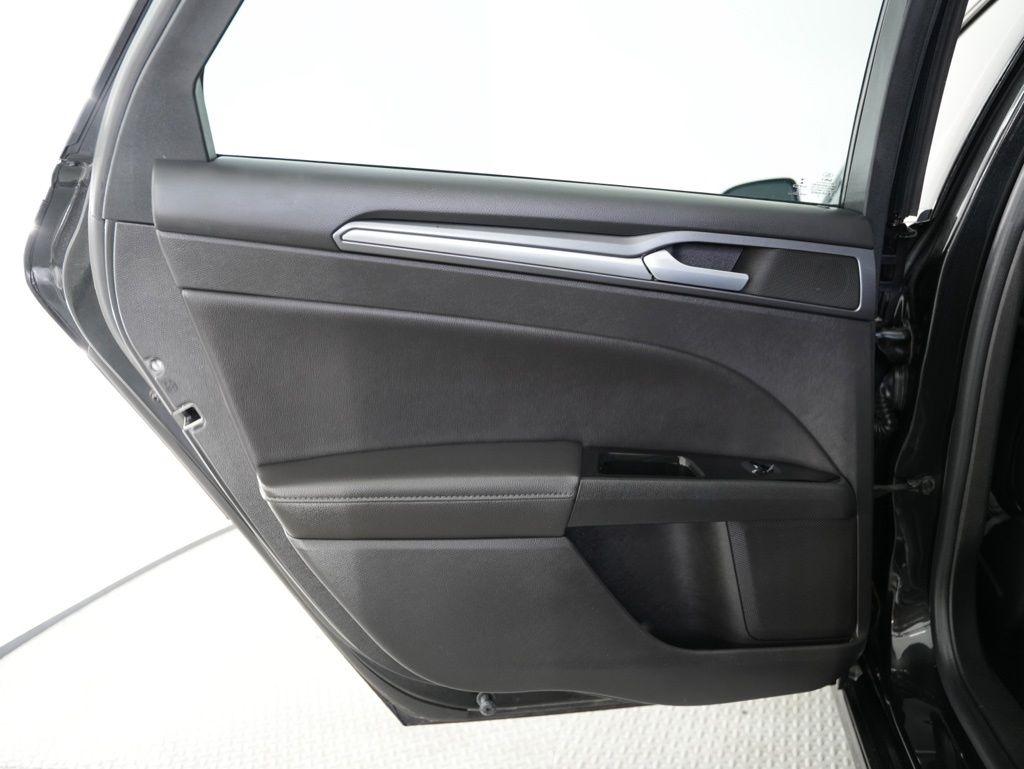 Ford Fusion 4dr Sdn Titanium AWD 2013