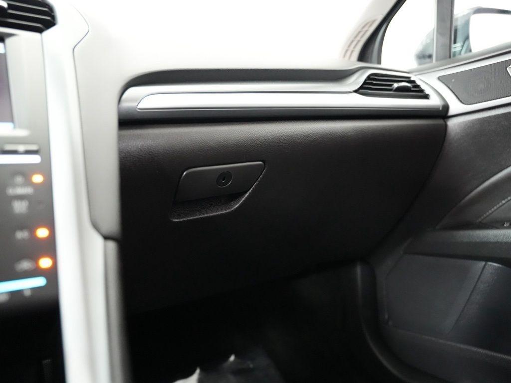 Ford Fusion 4dr Sdn Titanium AWD 2013