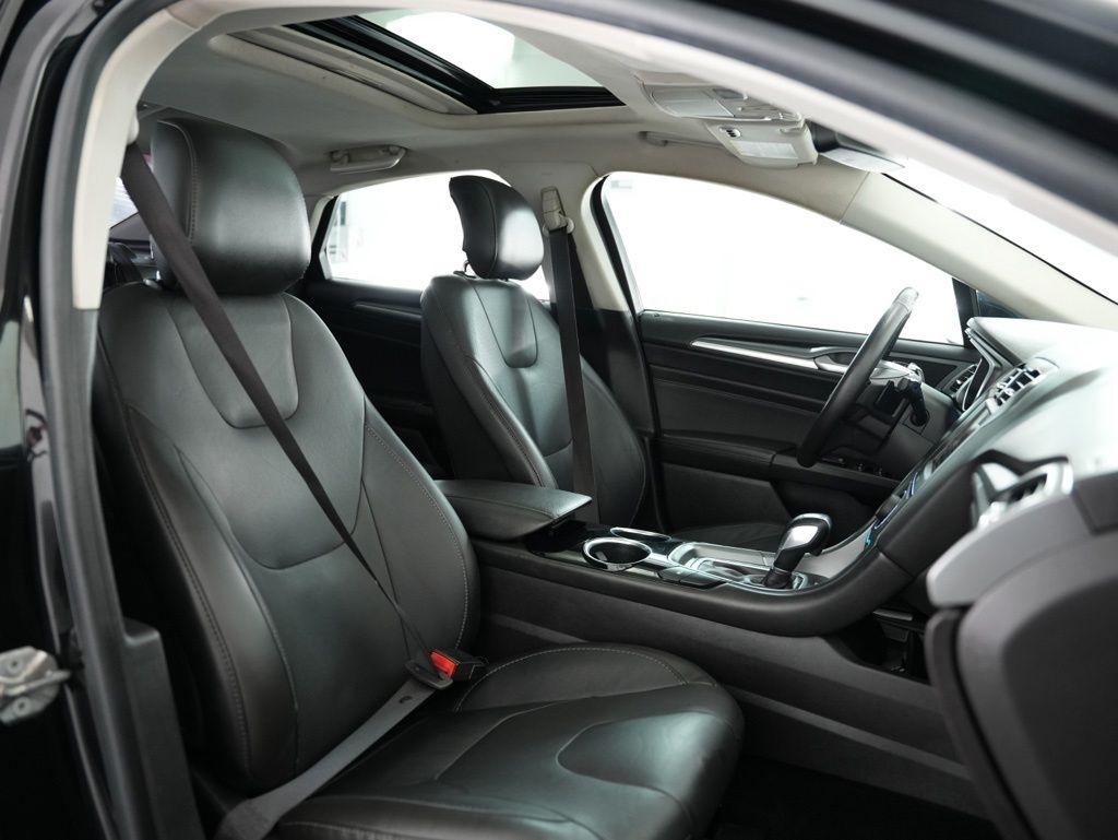 Ford Fusion 4dr Sdn Titanium AWD 2013