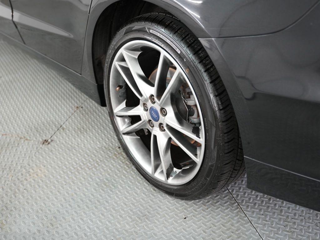 Ford Fusion 4dr Sdn Titanium AWD 2013