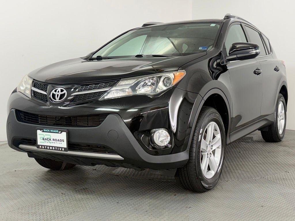 Toyota RAV4 AWD 4dr XLE (Natl) 2013